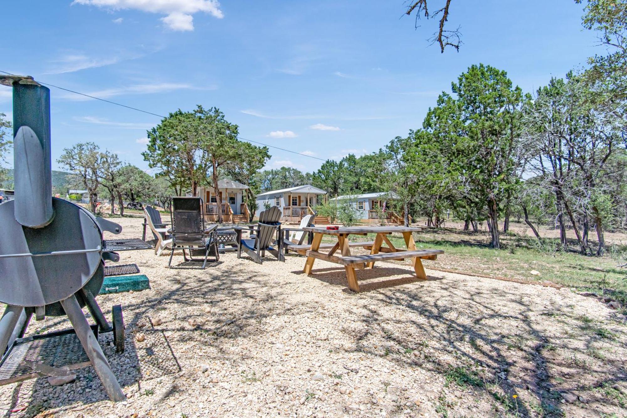 Hotel Lucky Star Ranch - Stargazer Tarpley Exterior foto