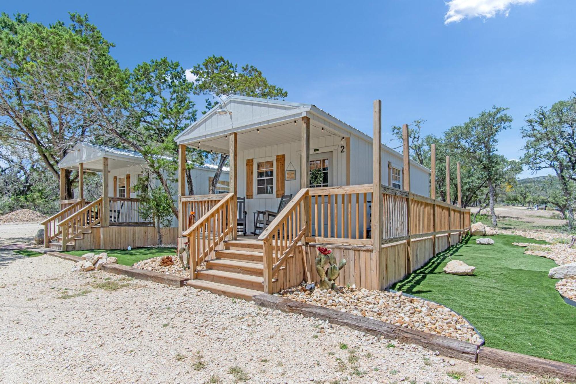 Hotel Lucky Star Ranch - Stargazer Tarpley Exterior foto